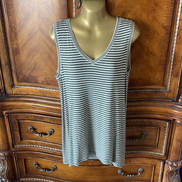Cabi surf tank - Picture 1 of 9